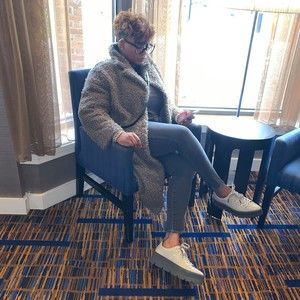 Meet your Posher, Aisha